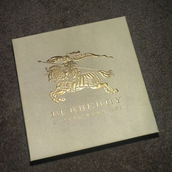 Burberry Nova Check Watch - Picture 3 of 4